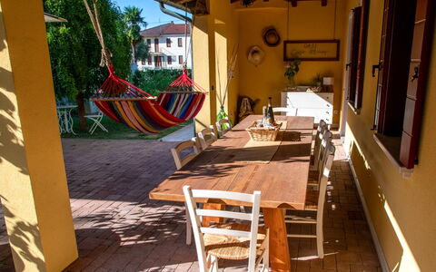 Oasi Casamaras, Brenta River, Wifi, Ac: Mueble, Mesa, Madera, Diseño De Interiores, Sombra, Edificio, Silla, Árbol, Planta, Bienes Raíces