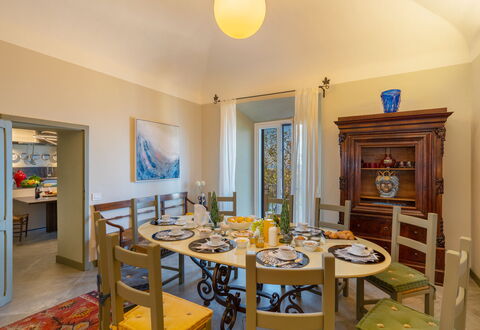 Sunset Sea View, Baratti, Populonia, Wifi, Ac: Mesa, Mueble, Marco, Ventana, Diseño De Interiores, Madera, Amarillo, Edificio, Silla, Bienes Raíces