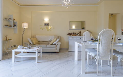Leandro's House Near Thermal Baths: Mesa, Mueble, Propiedad, Sofá, Edificio, Silla, Encendiendo, Comodidad, Diseño De Interiores, Suelo