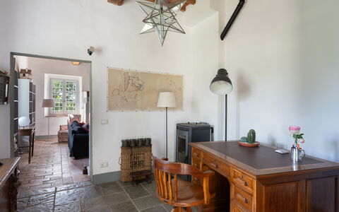 Casa Mirandola: Mesa, Mueble, Propiedad, Marco, Madera, Encendiendo, Diseño De Interiores, Planta De Casa, Suelo