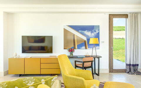 Villa Smeraldo - Sea Front | By Rocco Forte Villas: Propiedad, Mueble, Mesa, Sofá, Sala, Silla, Amarillo, Arquitectura, Diseño De Interiores, Madera