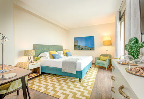 Villa Agata - Sea View | By Rocco Forte Villas: Mueble, Propiedad, Edificio, Verde, Comodidad, Mesa, Encendiendo, Textil, Diseño De Interiores, Suelo