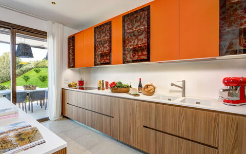 Villa Corallo - Sea Front | By Rocco Forte Villas: Gabinetes, Propiedad, Mostrador, Grifo, Cocina, Madera, Naranja, Diseño De Interiores, Ventana, Pared