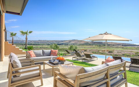 Villa Topazio - Sea View | By Rocco Forte Villas: Cielo, Planta, Propiedad, Mueble, Edificio, Azur, Balneario, Sombra, Mueble Para Exteriores, Diseño De Interiores