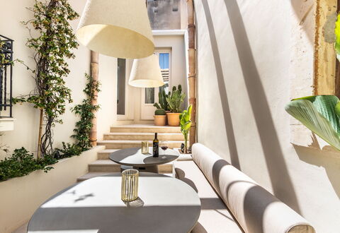 Alma Suite: Propiedad, Planta, Diseño De Interiores, Arquitectura, Madera, Suelo, Propiedad Material, Piso, Bienes Raíces, Diseño Urbano