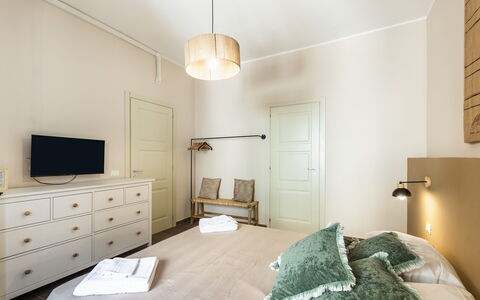 Donna Rosa Holiday Home: Mueble, Edificio, Propiedad, Gabinetes, Comodidad, Madera, Diseño De Interiores, Cajón, Casa