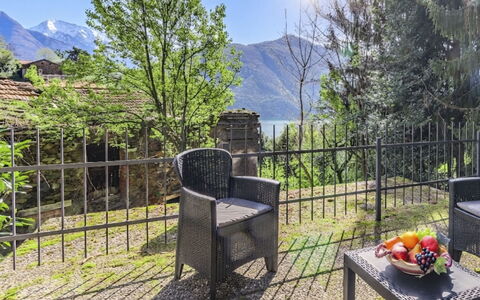 Casa sul Torrente: Mueble, Silla, Cordillera, Mueble Para Exteriores, Balcón, Valle, Eco Hotel, Planta De Casa, Cerca, Recurso