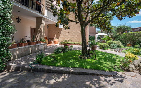 A Casa Di Camillo, Nepi, a C, Wifi: Planta, Propiedad, Edificio, Superficie De La Carretera, Árbol, El Terreno Del Lote, Diseño Urbano, Casa, Barrio, Barrio Residencial