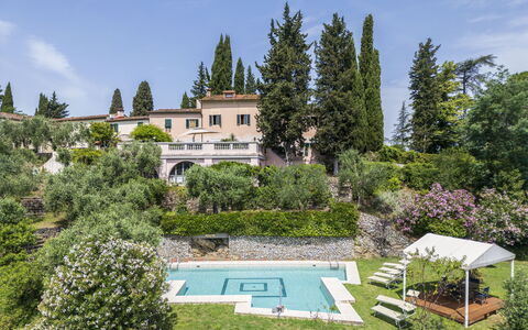 Villa Montegattoli, Pool, Landscape, Wifi, Ac: Cielo, Planta, Árbol, Nube, Edificio, Hierba, Paisaje, Bienes Raíces, Arbusto, Barrio Residencial