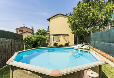 Camaiore House With Pool, La Casa Dei Ricci: Agua, Propiedad, Cielo, Planta, Piscina, Azur, Árbol, Sombra, Edificio, Ocio