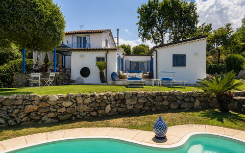 Villa Acquaro, Santa Caterina Dello Ionio, Pool, A: Azul, Casa, Inmuebles, Recurso, Cabaña, Sombra, Piscina, Jardín, Paisajismo, Villa