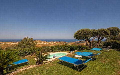 Villa Acquaro, Santa Caterina Dello Ionio, Pool, A: Azul, Arbusto, Paisaje, Piscina, Recurso, Mueble Para Exteriores, Jardín, Paisajismo, Sombra, Eco Hotel