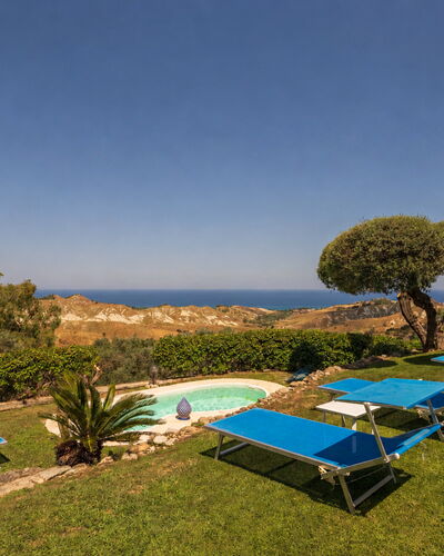Villa Acquaro, Santa Caterina Dello Ionio, Pool, A: Azul, Arbusto, Paisaje, Piscina, Recurso, Mueble Para Exteriores, Jardín, Paisajismo, Sombra, Eco Hotel