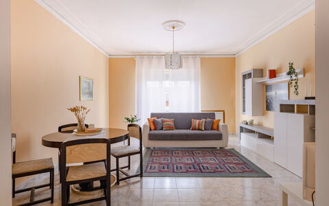 Maison Loreto: Mesa, Propiedad, Mueble, Silla, Marco, Planta De Casa, Madera, Diseño De Interiores, Sofá, Piso