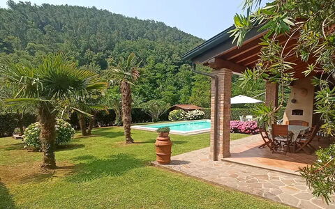 Villa Carducci: Planta, Cielo, Montaña, El Terreno Del Lote, Paisaje Natural, Arecales, Árbol, Sombra, Paisaje, Hierba