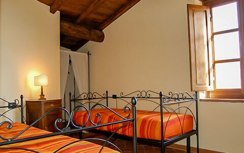 Villa Gelsomino: Mueble, Edificio, Propiedad, Ventana, Madera, Comodidad, Diseño De Interiores, Marco De La Cama, Piso, Suelo