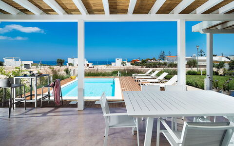 Villa Pachino: Cielo, Propiedad, Mueble, Mesa, Azur, Sombra, Madera, Silla, Mueble Para Exteriores, Diseño De Interiores