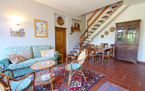 Casa La Pineta: Marco, Mueble, Mesa, Silla, Azur, Sala, Madera, Suelo, Diseño De Interiores, Piso