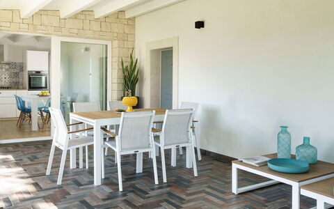 Villa Plemmirio: Mesa, Mueble, Planta, Silla, Edificio, Madera, Planta De Casa, Suelo, Piso, Sala