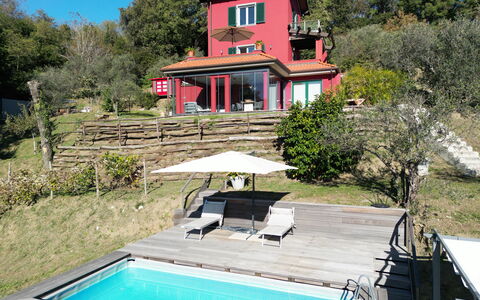 Villa Di Confine: Agua, Planta, Propiedad, Edificio, Naturaleza, Ventana, Piscina, Árbol, Mueble Para Exteriores, Cielo