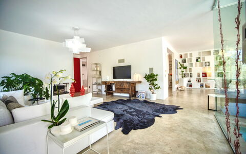 Terrasini Luxury Villa: Planta, Propiedad, Mueble, Edificio, Sofá, Marco, Planta De Casa, Encendiendo, Comodidad, Diseño De Interiores