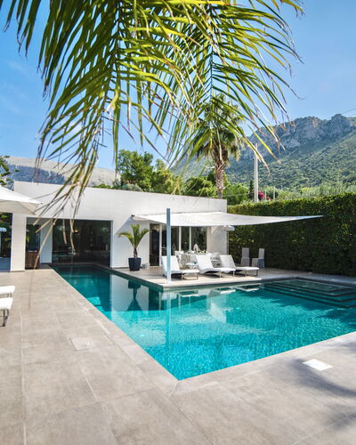 Terrasini Luxury Villa: Cielo, Agua, Propiedad, Planta, Edificio, Piscina, Azur, Nube, Mueble Para Exteriores, Sombra
