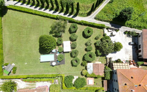 Villa L'antico Casale: Planta, Verde, El Terreno Del Lote, Árbol, Diseño Urbano, Hierba, Biome, Paisaje Natural, Área Rural, Casa