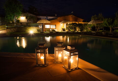 Villa Angelica: Agua, Propiedad, Edificio, Planta, Cuerpo De Agua, Árbol, Cielo, Casa, Piscina