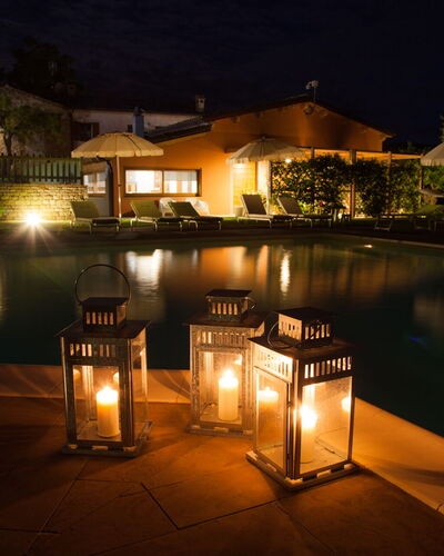 Villa Angelica: Agua, Propiedad, Edificio, Planta, Cuerpo De Agua, Árbol, Cielo, Casa, Piscina