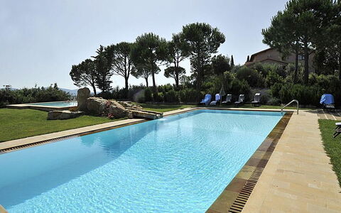 Maremma Retreat: Agua, Cielo, Planta, Propiedad, Piscina, Naturaleza, Azur, Rectángulo, Árbol