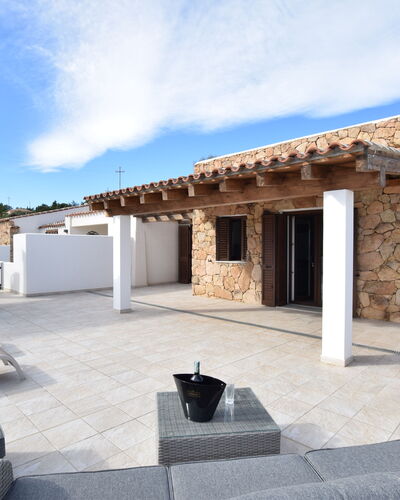 Villa Del Sole In Budoni Sea View: Nube, Cielo, Propiedad, Edificio, Sombra, Diseño De Interiores, Diseño Urbano, Barrio Residencial, Paisaje, Bienes Raíces