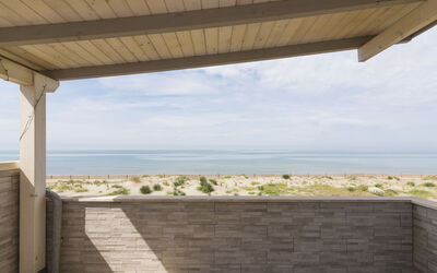 Rome'S Beach House 1