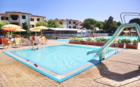 Suite Mareconero: Cielo, Agua, Piscina, Planta, Azur, Edificio, Mueble Para Exteriores, Árbol, Sombra, Casa