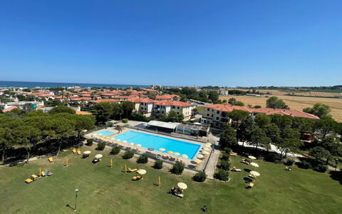 Suite Mareconero: Piscina, Recreación, Parque, Recurso, Ciudad De Vacaciones