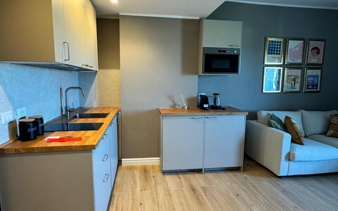 Suite Mareconero: Gabinetes, Mostrador, Edificio, Mueble, Fregadero, Madera, Diseño De Interiores, Cocina, Lavabo, Piso