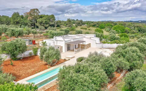 Villa La Selva: Nube, Cielo, Planta, Propiedad, Ventana, Edificio, Árbol, El Terreno Del Lote, Casa, Área Rural