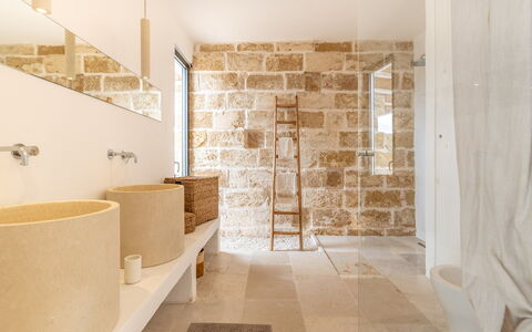 Villa La Selva: Propiedad, Madera, Arreglo De Tubería, Diseño De Interiores, Piso, Suelo, Baño, Bienes Raíces, Edificio