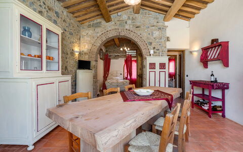 Le Fonti Apartments With Ac Near Siena: Marco, Mueble, Propiedad, Mesa, Madera, Diseño De Interiores, Arquitectura, Decoración, Suelo, Salón