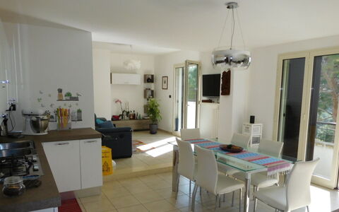 Loft San Giovanni in Gallipoli: Mueble, Mesa, Edificio, Planta, Planta De Casa, Gabinetes, Diseño De Interiores, Madera, Silla, Cocina