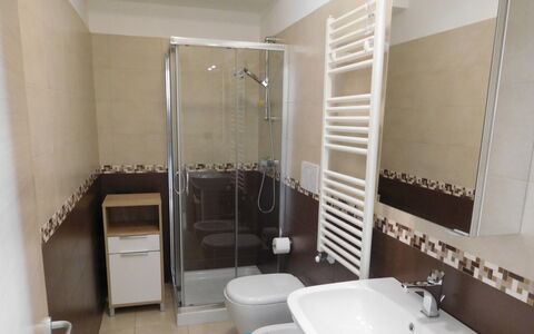 Loft San Giovanni in Gallipoli: Propiedad, Lavabo, Arreglo De Tubería, Puerta De La Ducha, Edificio, Grifo, Baño, Ducha, Diseño De Interiores