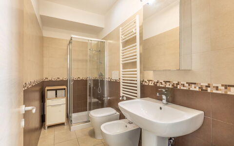 Loft San Giovanni in Gallipoli: Piso, Suelo, Diseño De Interiores, Arreglo De Tubería, Baño, Techo, Habitación, Plomería, Lavabo, Baño