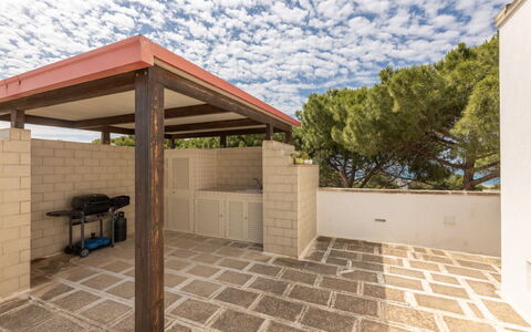 Loft San Giovanni in Gallipoli: Madera, Suelo, Piso, Material Compuesto, Sombra, Manchas De Madera, Estructura Al Aire Libre, Hormigón, Loseta, Pérgola