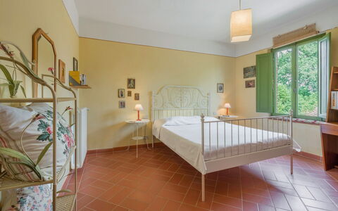 Il Palazzetto Francigena, Monteriggioni: Mueble, Ventana, Comodidad, Marco De La Cama, Textil, Edificio, Madera, Diseño De Interiores, Cama