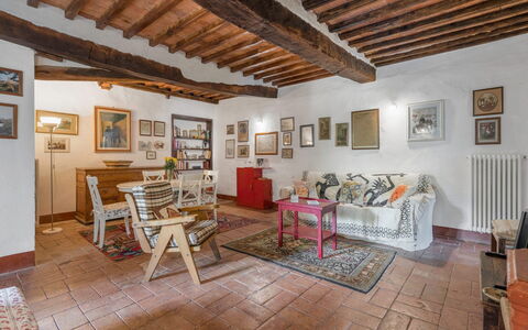 Il Palazzetto Francigena, Monteriggioni: Marco, Propiedad, Mueble, Madera, Mesa, Diseño De Interiores, Sala, Suelo, Piso, Silla