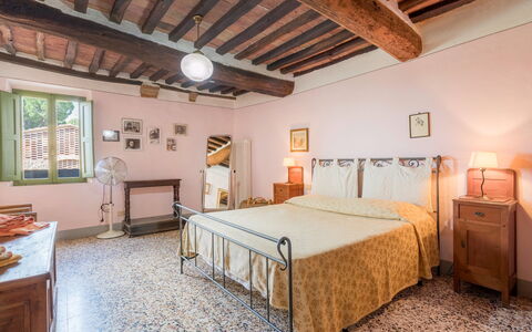 Il Palazzetto Francigena, Monteriggioni: Mueble, Propiedad, Edificio, Ventana, Gabinetes, Madera, Cajón, Comodidad, Encendiendo, Diseño De Interiores