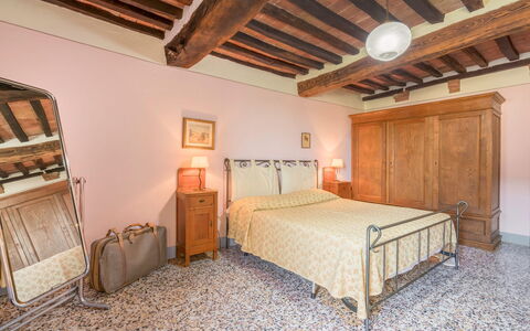 Il Palazzetto Francigena, Monteriggioni: Propiedad, Mueble, Edificio, Comodidad, Madera, Diseño De Interiores, Arquitectura, Suelo, Piso, Cajón