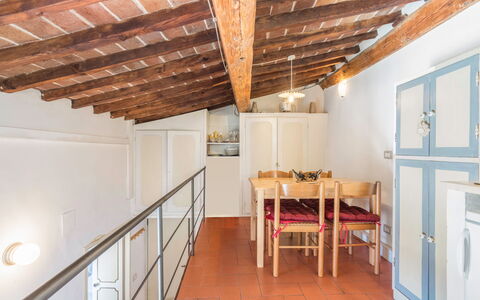 Belle Donne Apartment, Tornabuoni, Florence, Wifi: Propiedad, Ventana, Madera, Diseño De Interiores, Arquitectura, Mesa, Puerta, Gabinetes, Manchas De Madera, Piso