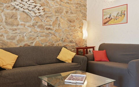 La Casa dei Nonni: Mueble, Pared, Diseño De Interiores, Sofá, Piso, Madera, Suelo, Sala, Habitación, Encendiendo