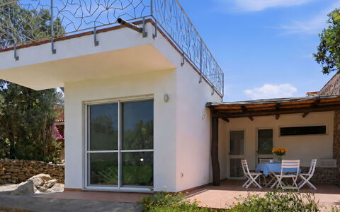 La Casa dei Nonni: Casa, El Terreno Del Lote, Puerta, Cabaña, Balcón, Sombra, Inmuebles, Yarda, Diseño, Patio Interior