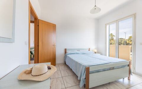 Apartment Balcony Sea View - Gallipoli: Mueble, Propiedad, Azur, Madera, Comodidad, Ventana, Encendiendo, Diseño De Interiores, Suelo